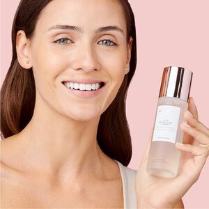 Monat Skin Revitalizing Essence